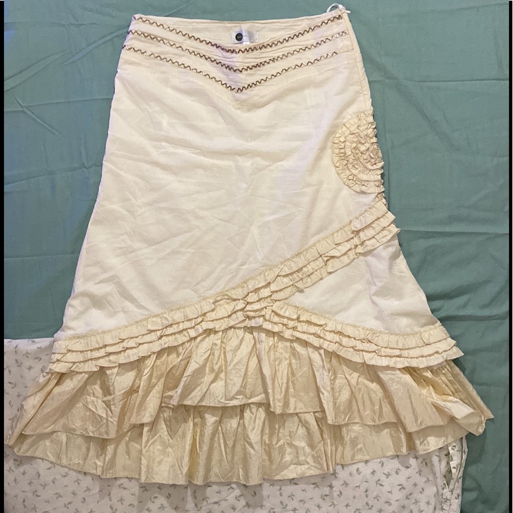 Coco & Tashi NWOT Beautiful beaded Skirt with floral designed and side zipper